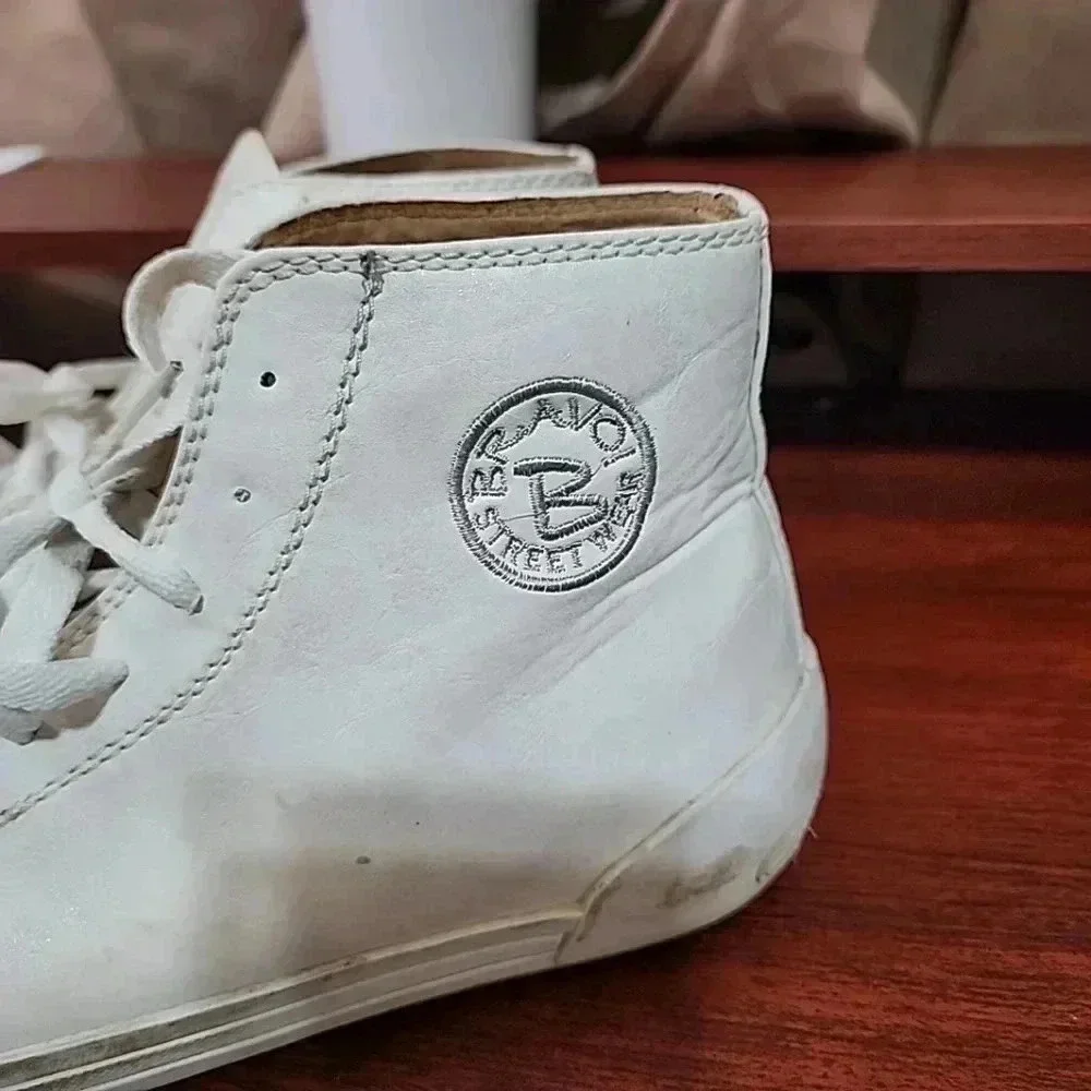 BRAVO Street Wear Mens Leather Sneakers.  Size 10